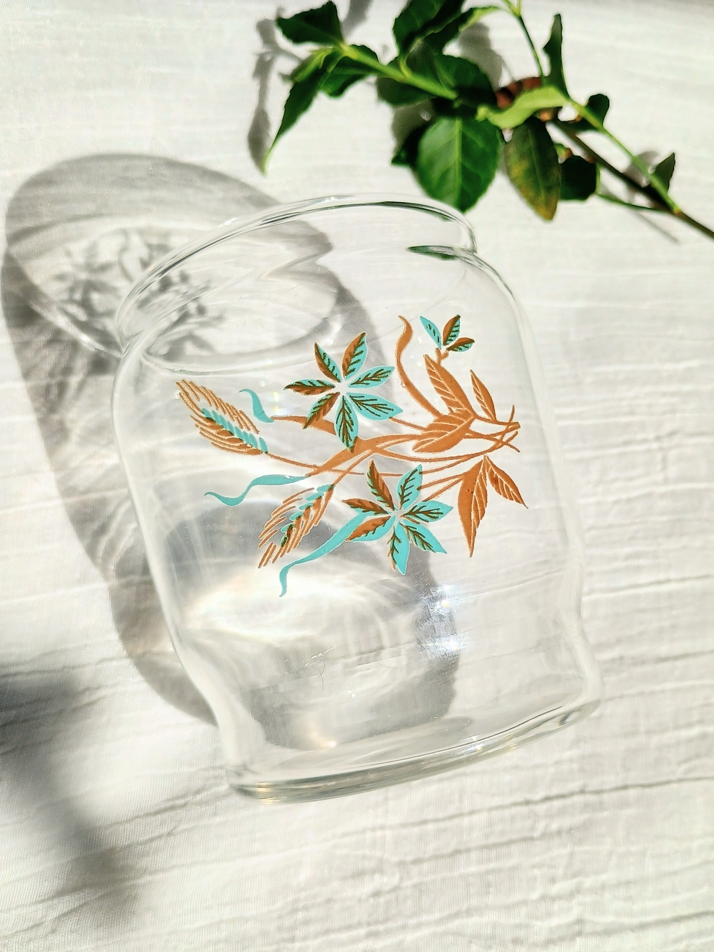 🕊️ COTTAGE CORE 🕊️ VTG Glass Jar or Vase with MCM Graphic, Vanity Decor